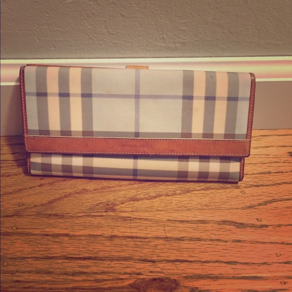 Burberry Wallet - Picture 1 of 3